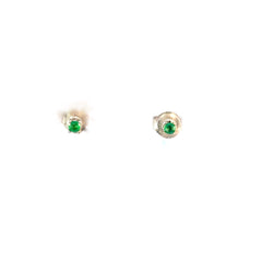 Topos oro blanco esmeralda 0,06 ct