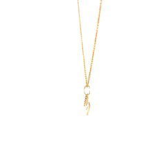 Collar con letra inicial dorada