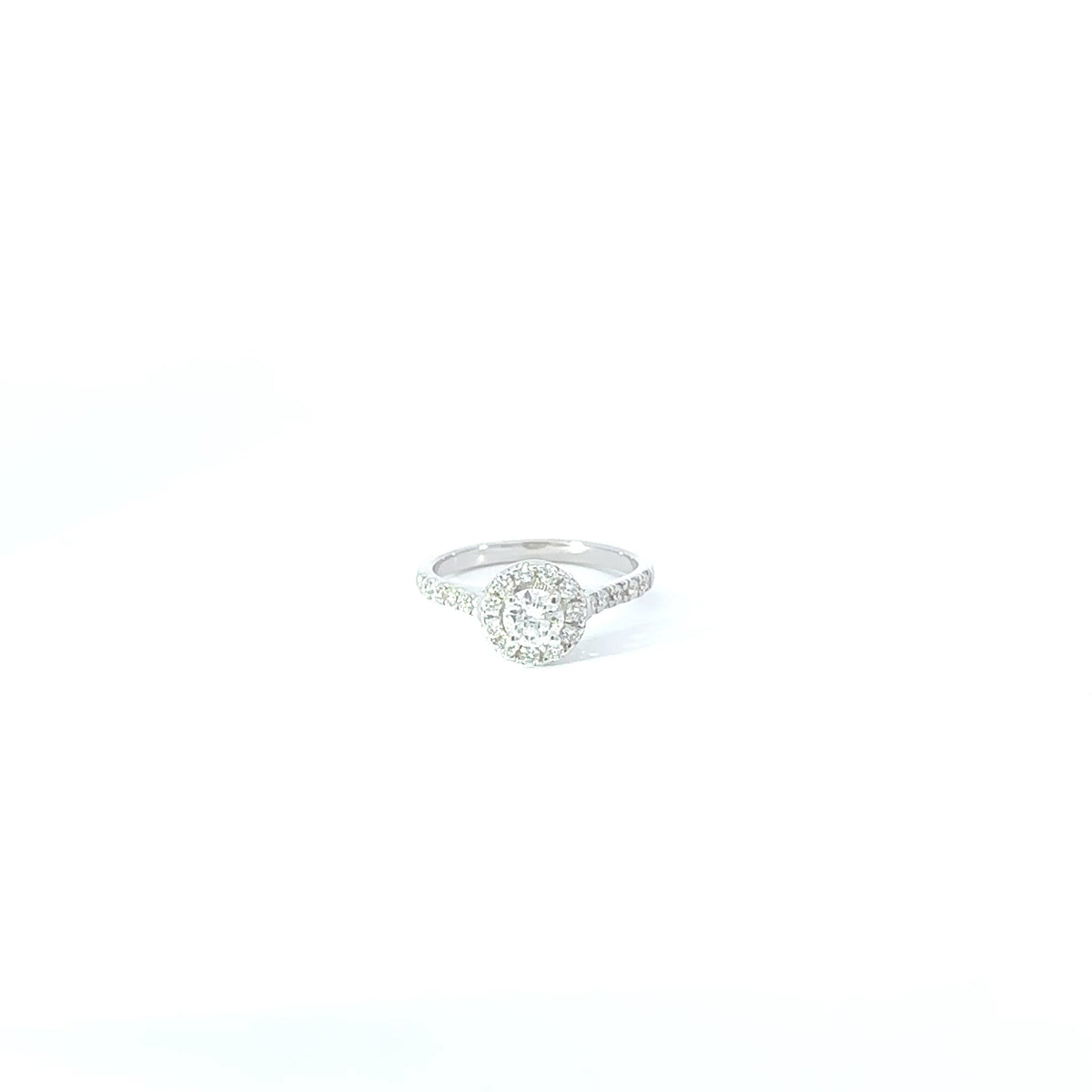 Anillo de diamantes brillante