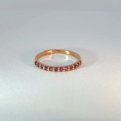 Anillo cintillo oro rosado zafiros rosa