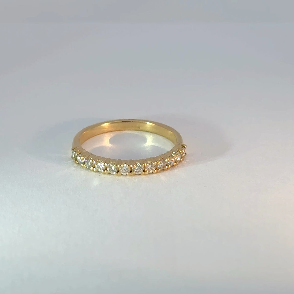 Cintillo oro amarillo diamantes churumbela