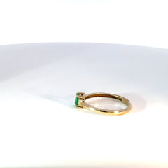 Anillo Solitario de Oro Amarillo con Esmeralda Cuadrada