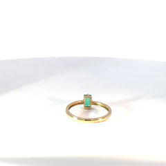 Anillo Solitario en Oro Amarillo con Esmeralda