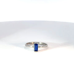 Anillo Zafiro Natural baguette