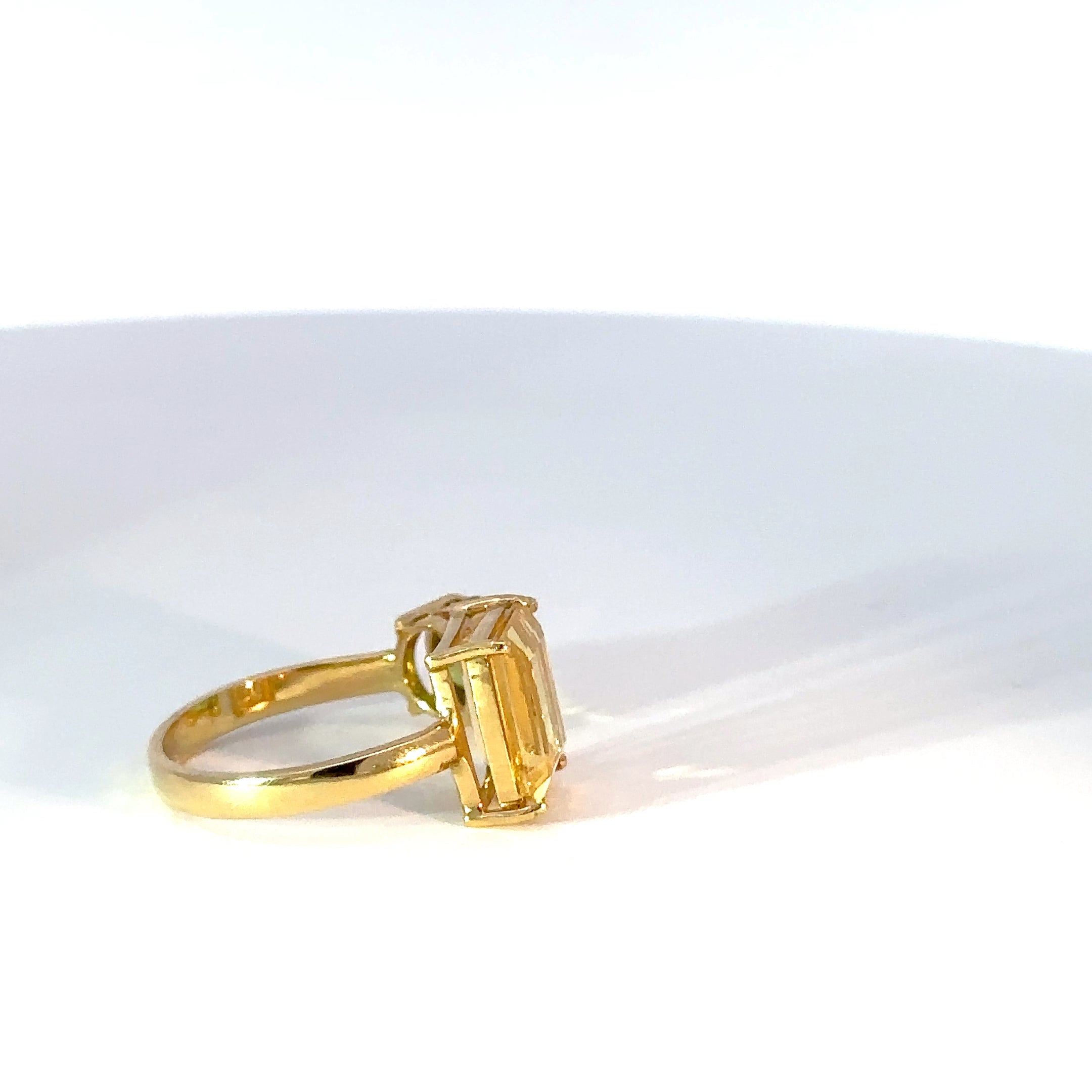 Anillo de Oro Amarillo con citrino y peridot