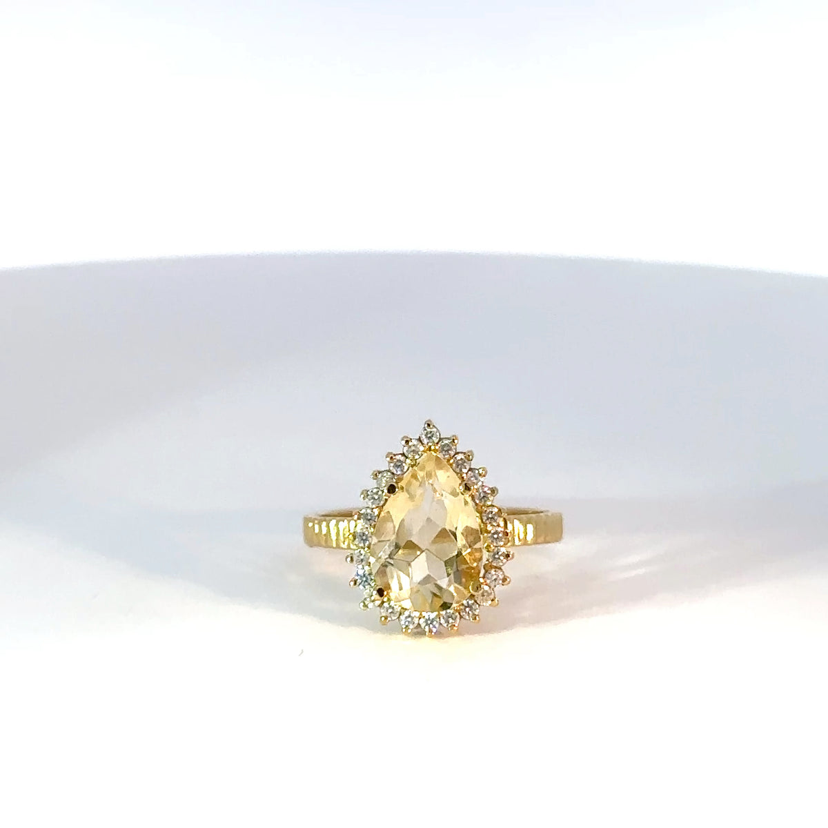 Anillo cluster oro amarillo Citrino y Moissanitas