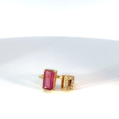 Anillo en Oro Amarillo con Turmalina Rosada y diamantes