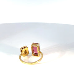 Anillo en Oro Amarillo con Turmalina Rosada y diamantes