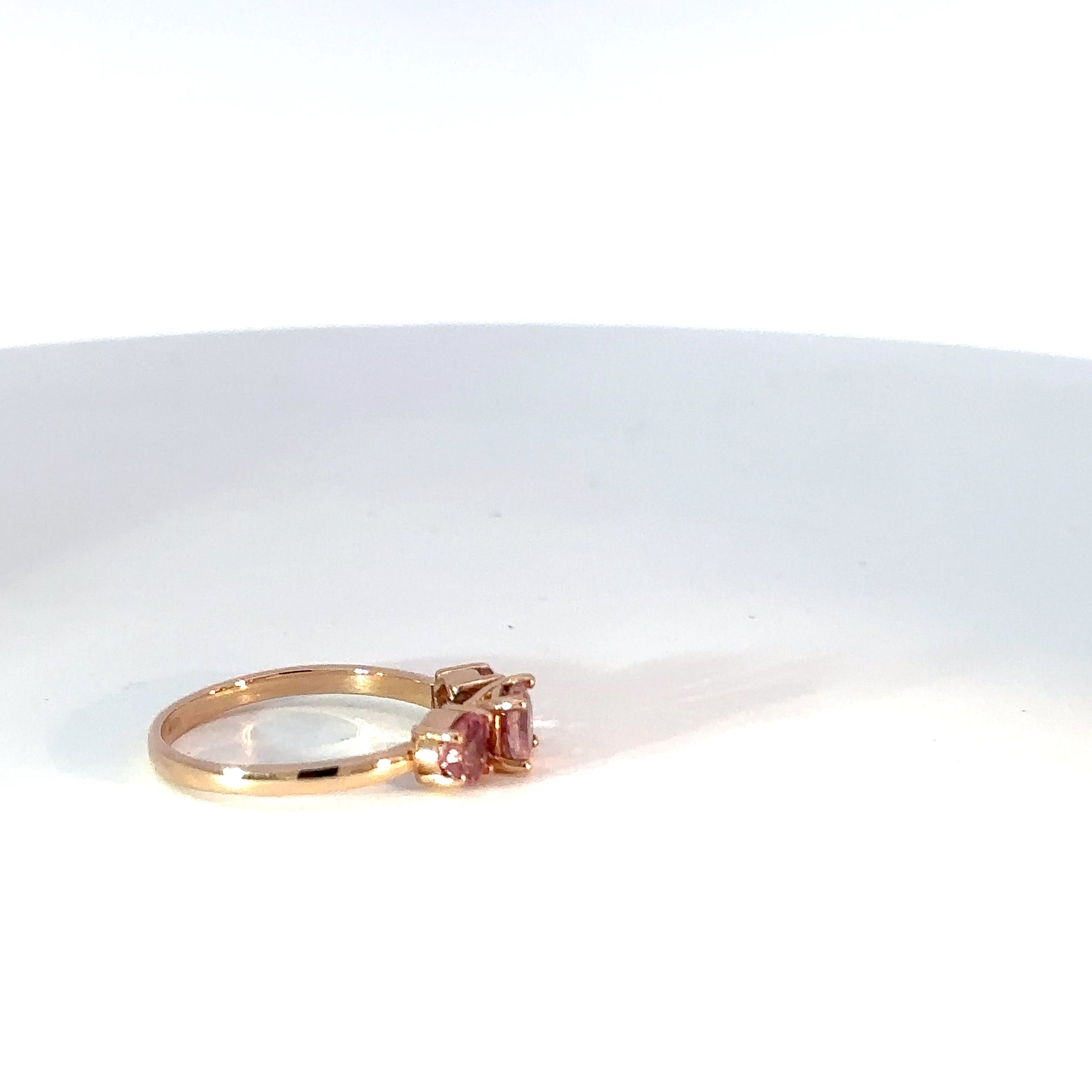 Anillo Trío de Tourmalinas Rosadas en Oro Rosa