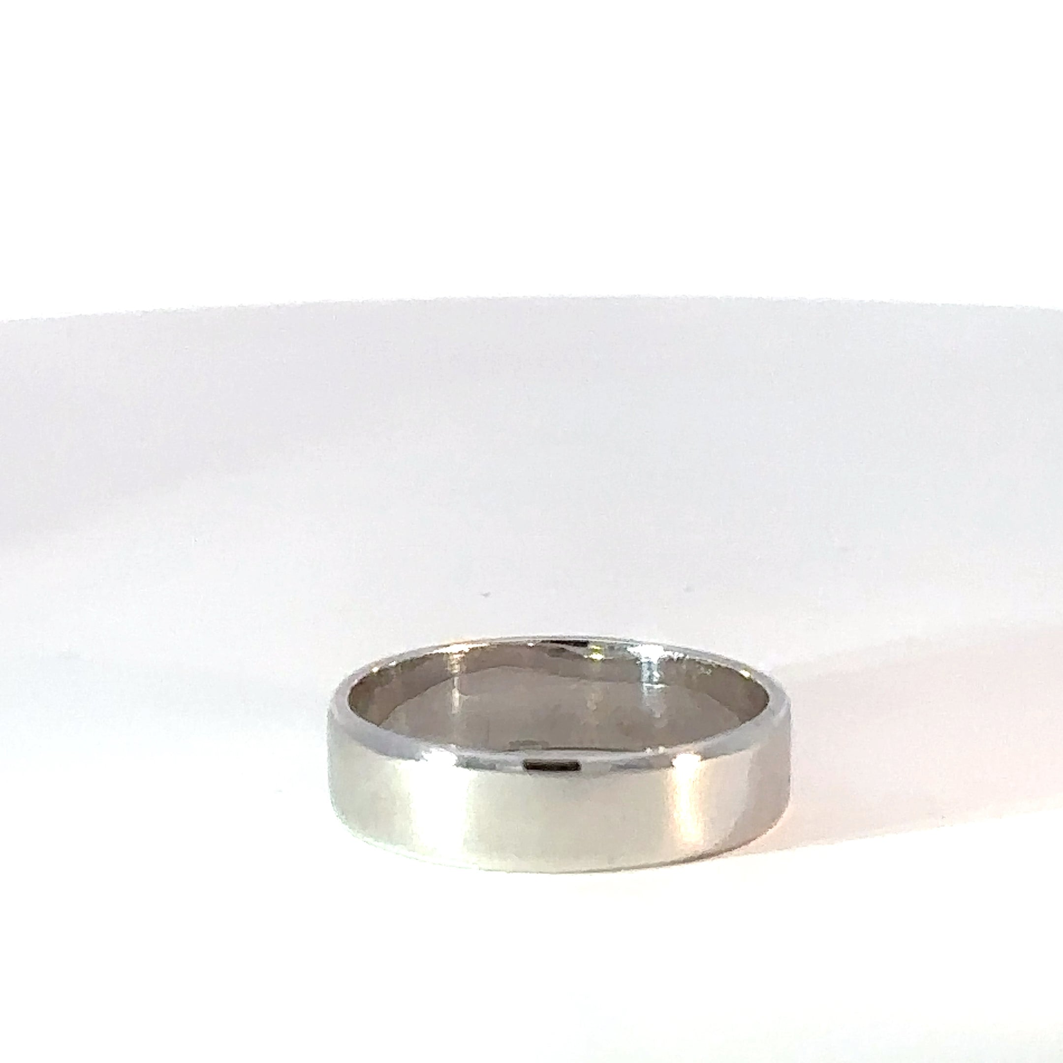 Argolla Clásica en Oro Blanco