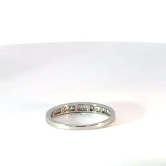 Anillo Cintillo en Oro Blanco