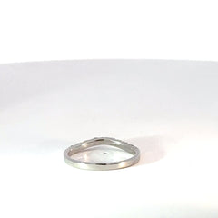 Anillo curvo en Oro Blanco con Diamantes