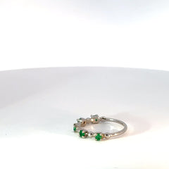 Anillo de Cinco Esmeraldas en Oro Blanco