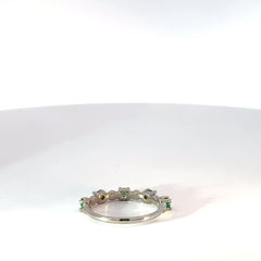 Anillo de Cinco Esmeraldas en Oro Blanco