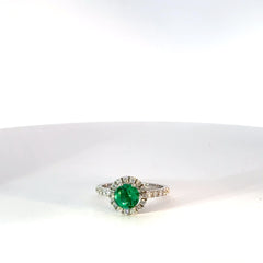Anillo halo Esmeralda natural y diamantes