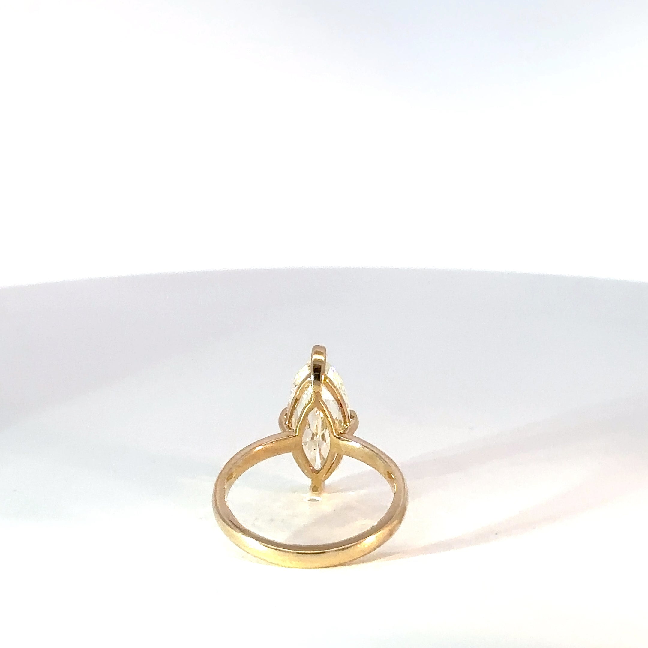 Anillo oro amarillo diamante marquiz