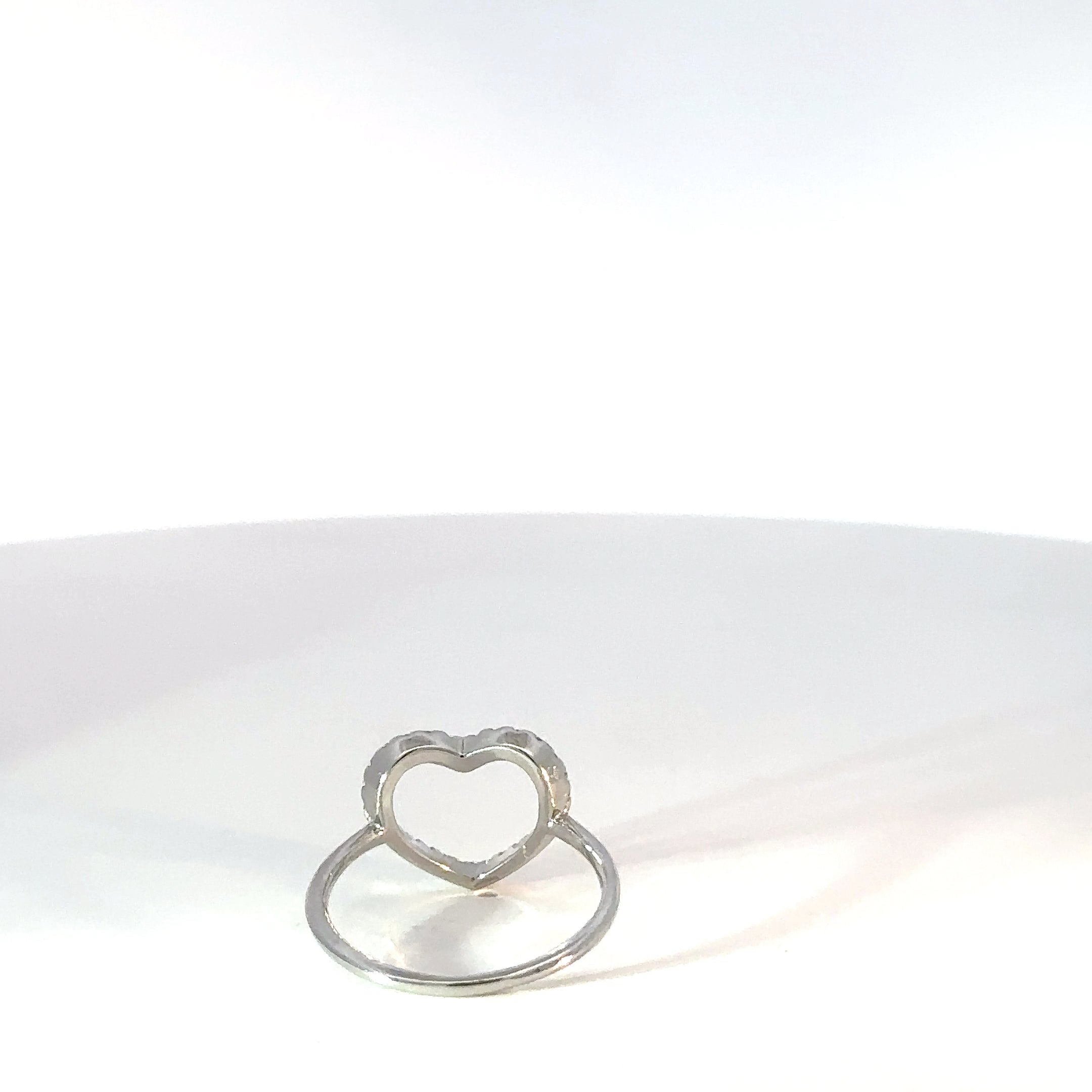 Anillo de plata corazón circones