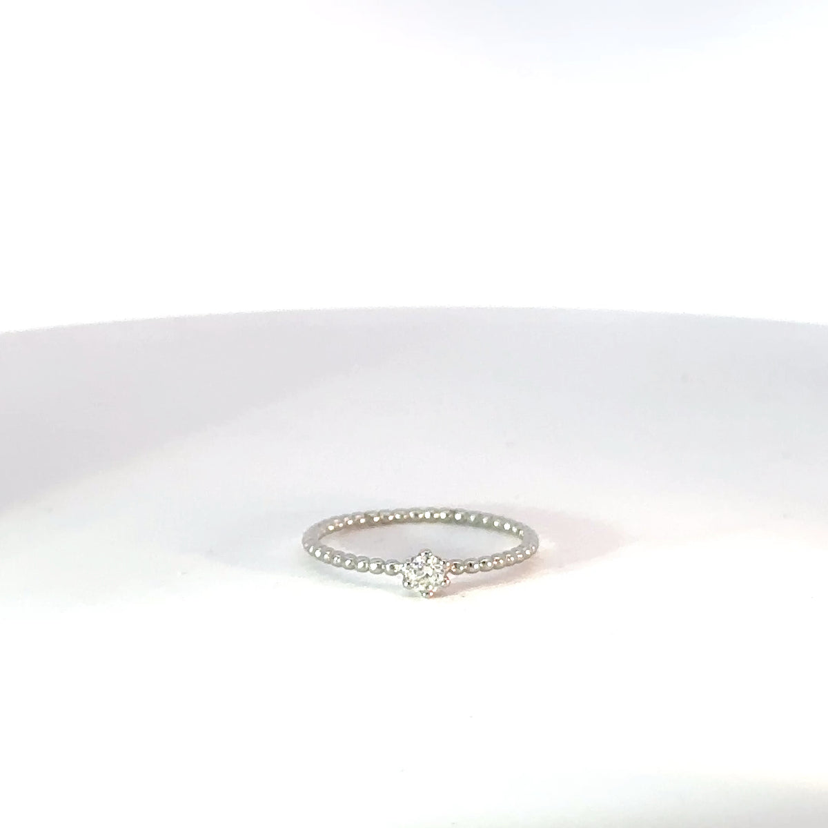 Anillo Solitario de Plata con circón