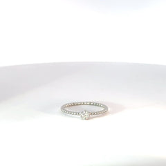 Anillo Solitario de Plata con circón