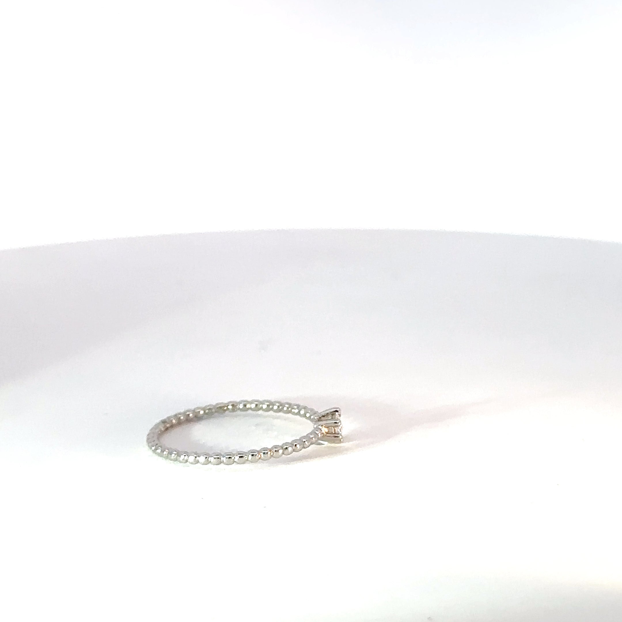 Anillo Solitario de Plata con circón