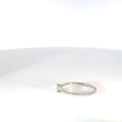 Anillo Solitario en Plata con circón