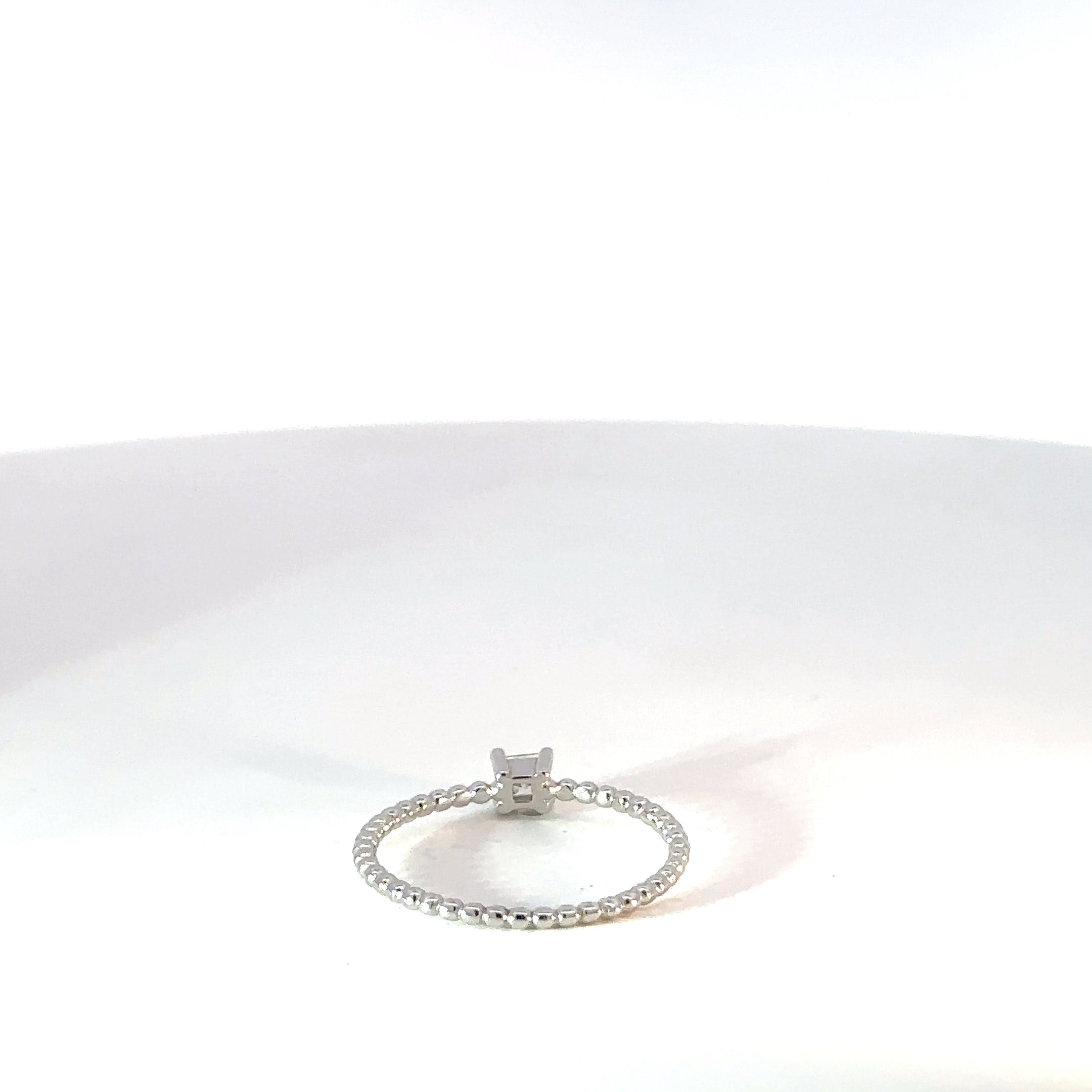 Anillo Solitario en Plata con circón