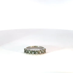 Anillo Cintillo en Plata con espinela de Colores