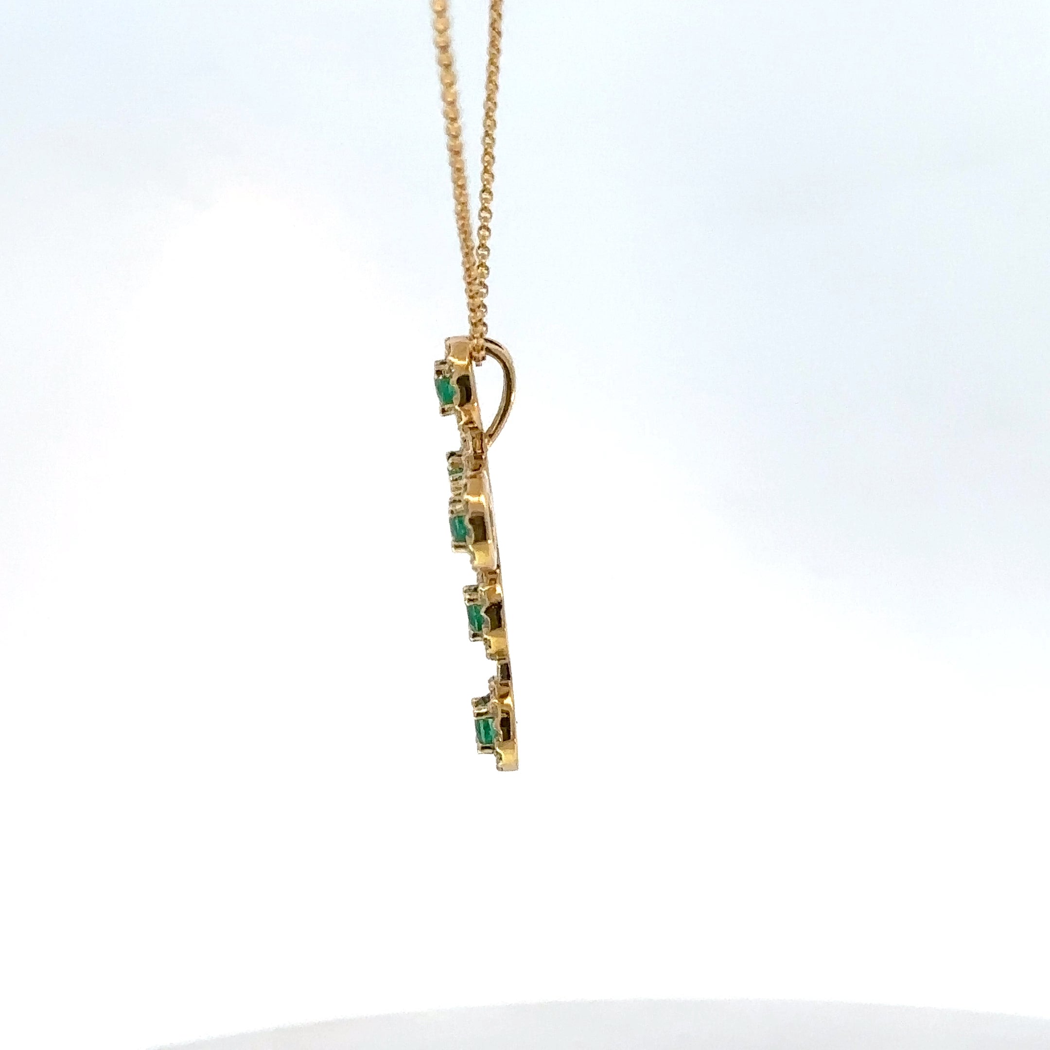 Dije de Cruz de Oro Amarillo y Esmeraldas