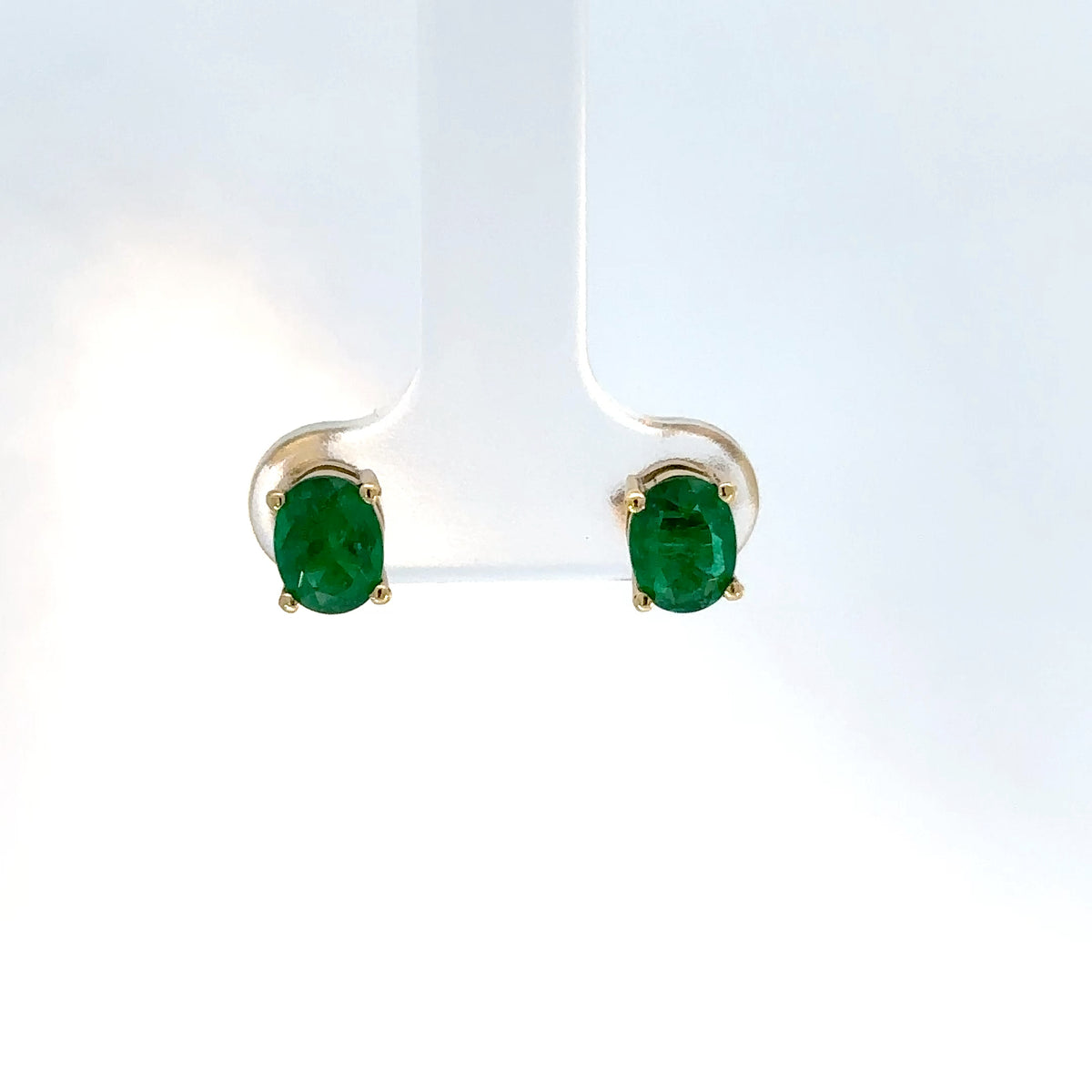 Artes oro amarillo esmeralda oval natural