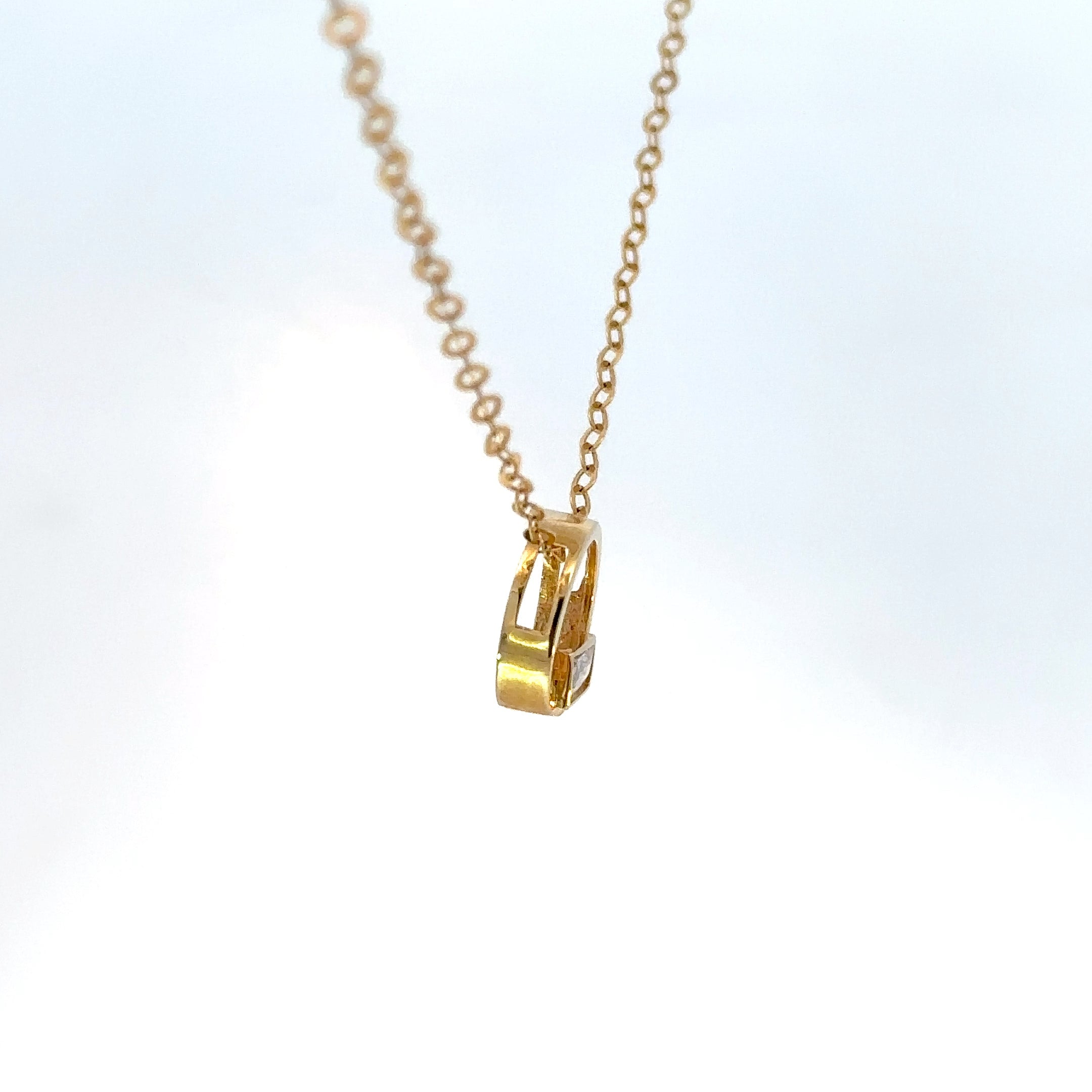 Dije Círculo Baguette con Circon