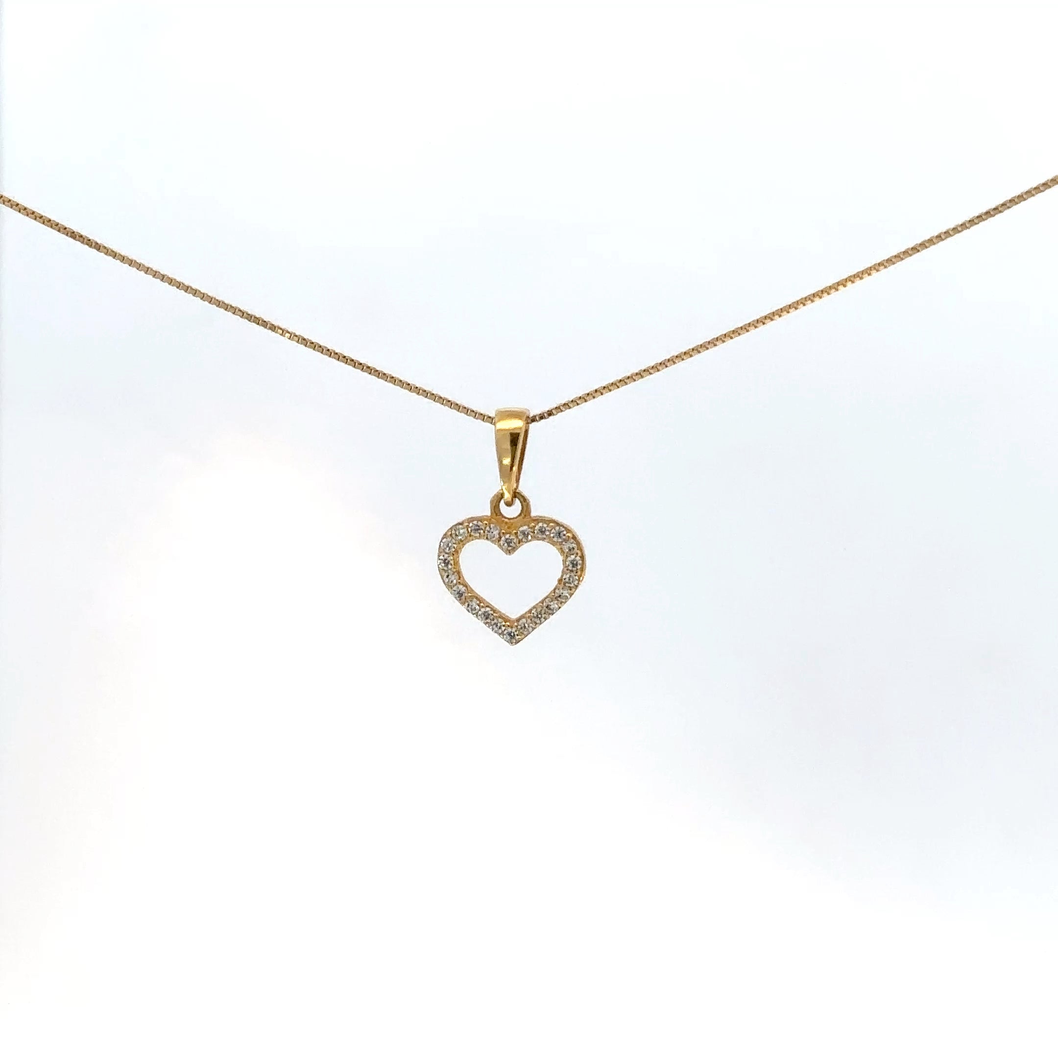 Dije de Corazón con Circones en Oro Amarillo