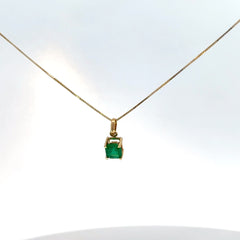 Dije Cuadrado de Esmeralda en Oro Amarillo