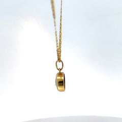 Dije de Esmeralda en Oro Amarillo