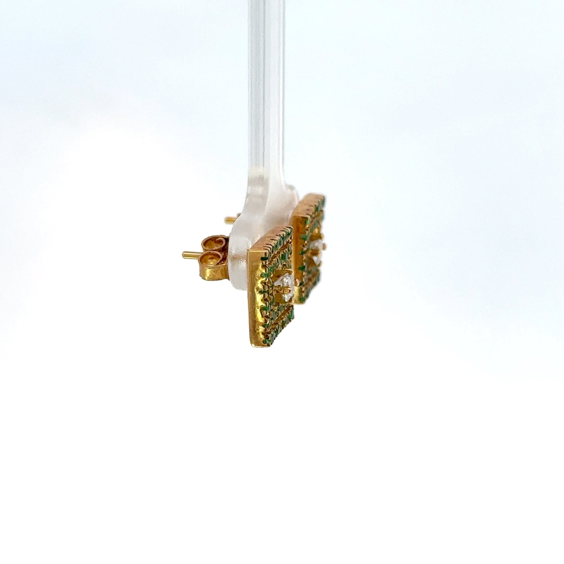 Aretes Cuadrados Esmeralda en Oro Amarillo