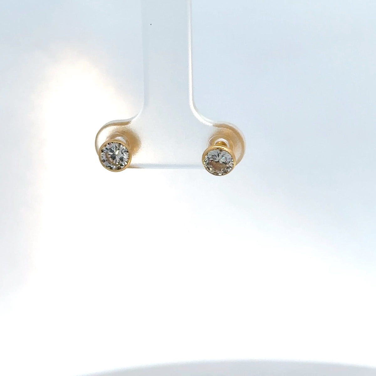 Topos oro amarillo circon bisel grande