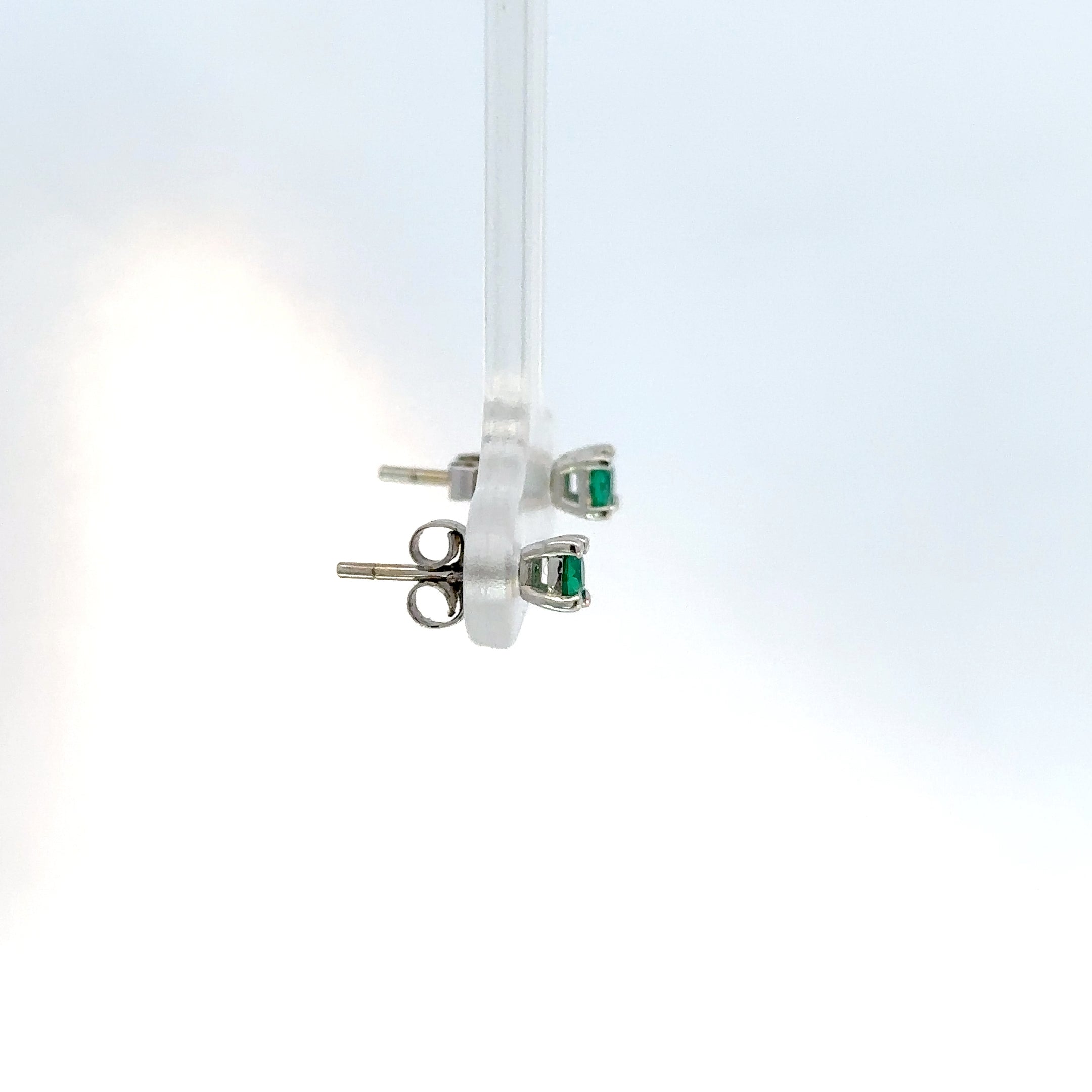 Aretes de Esmeralda en Oro Blanco