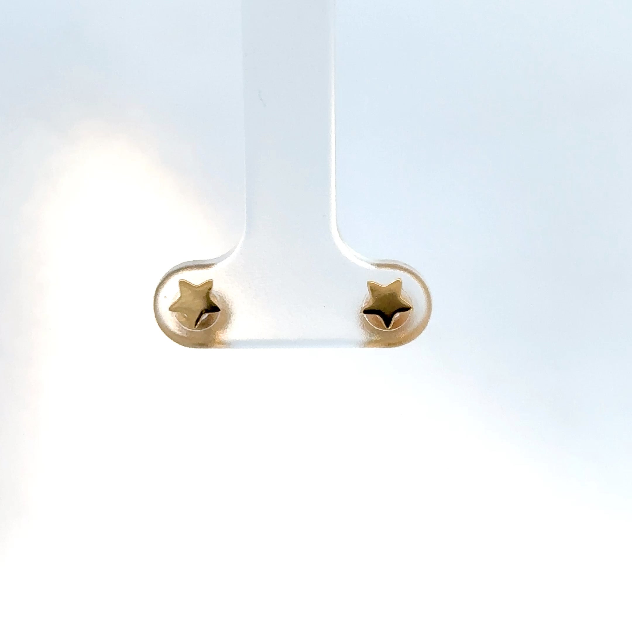 Aretes Estrella en Oro Amarillo