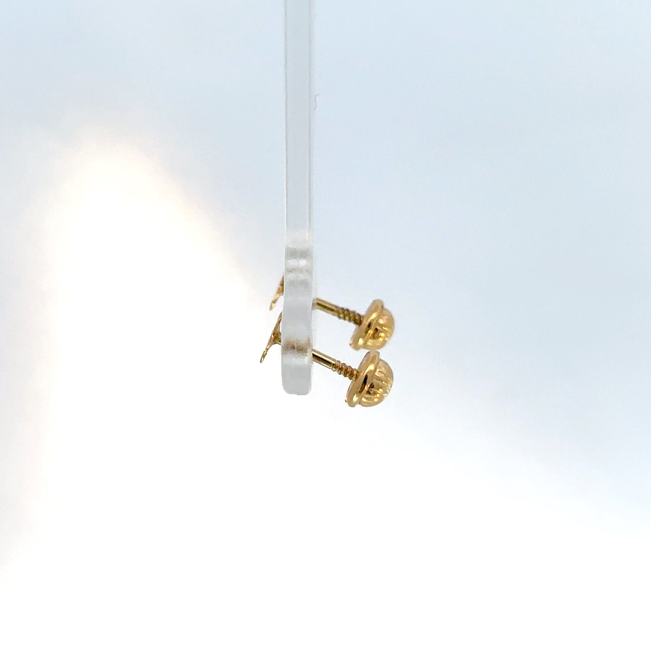 Aretes Estrella en Oro Amarillo