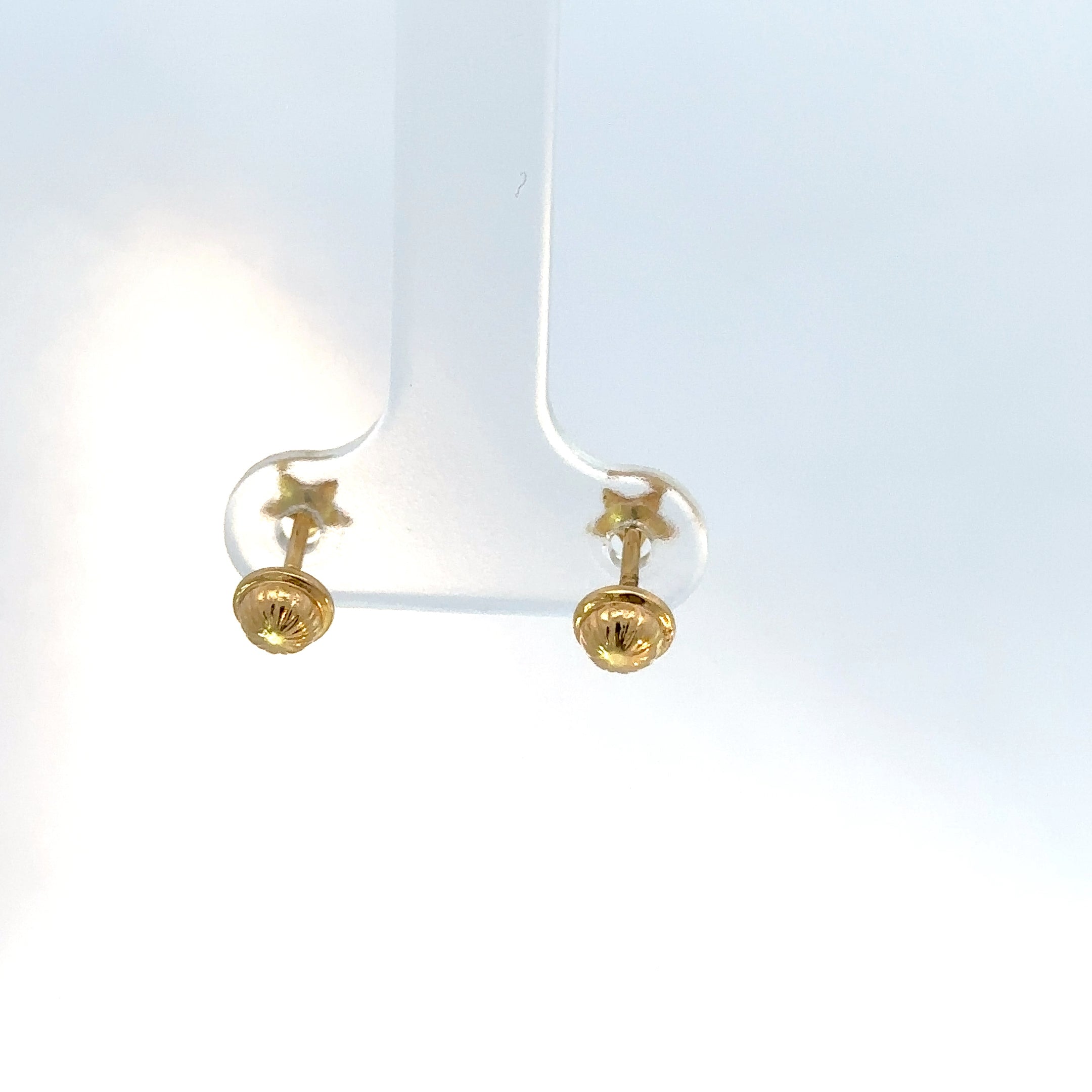 Aretes Estrella en Oro Amarillo