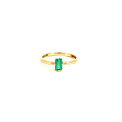 Anillo Solitario en Oro Amarillo con Esmeralda 0.30 ct