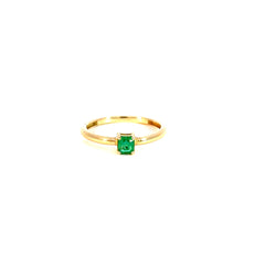 Anillo Solitario en Oro Amarillo con Esmeralda 0.21 ct
